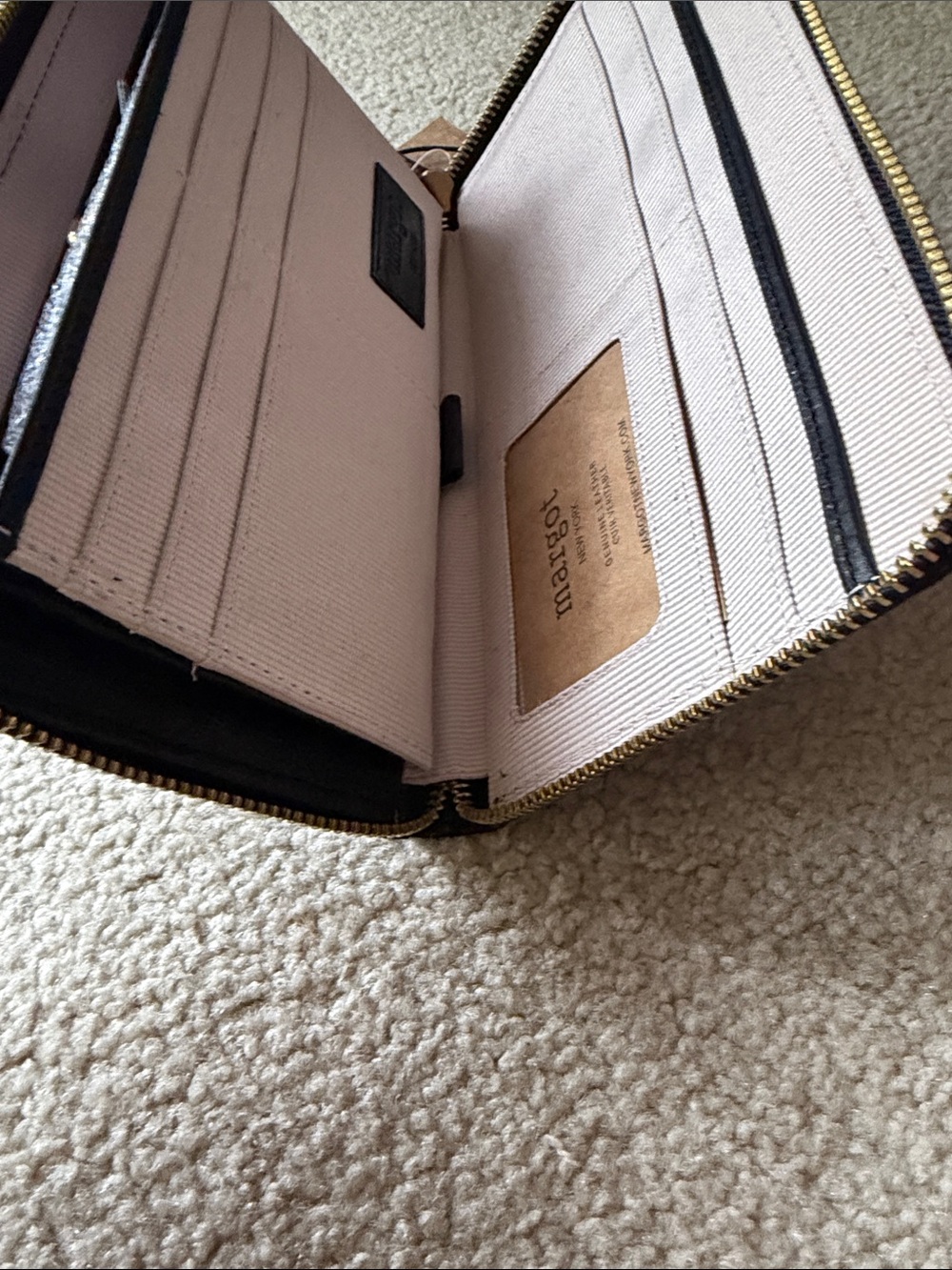 NWT, unisex Margot black leather zip wrist wallet - Picture 12 of 13